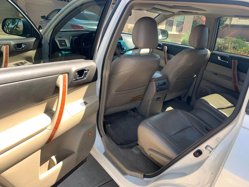 2010 Toyota Highlander - Image 3 of 4