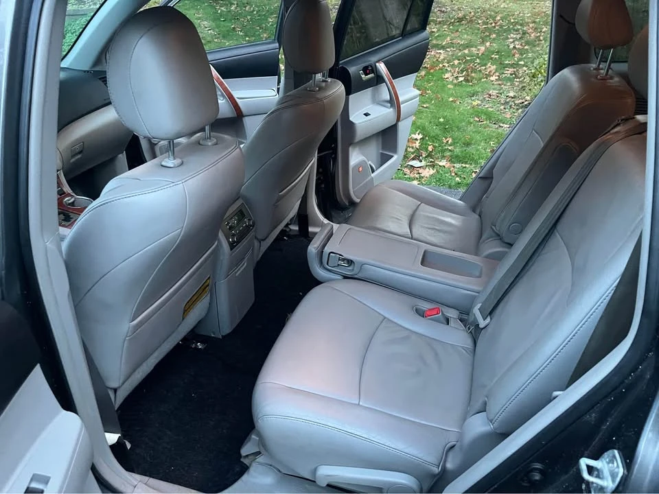 2010 Toyota Highlander - Image 8 of 11