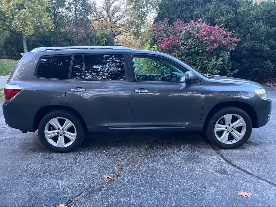 2010 Toyota Highlander - Image 5 of 11