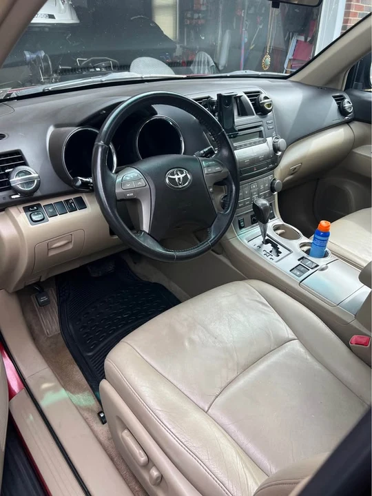 2010 Toyota Highlander - Image 4 of 6