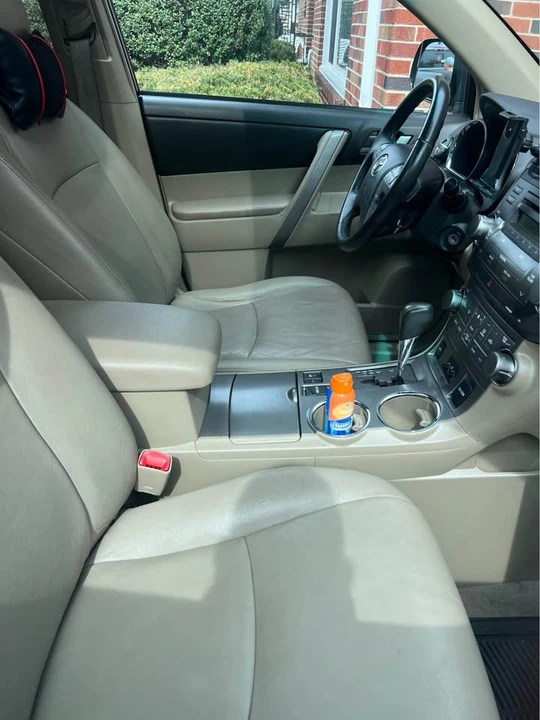 2010 Toyota Highlander - Image 3 of 6