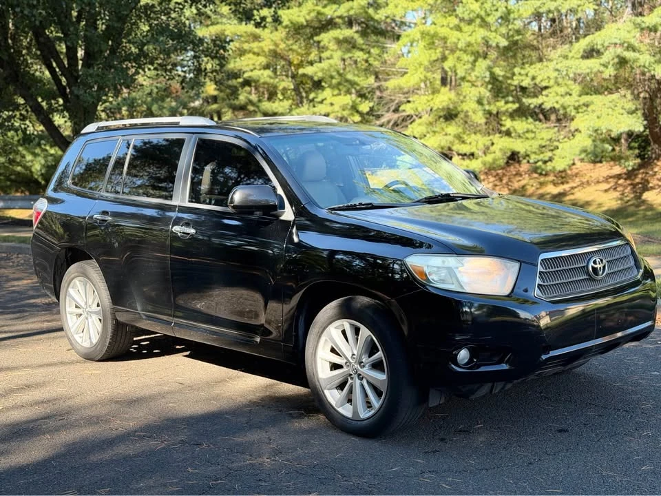 2010 Toyota Highlander - Image 2 of 10