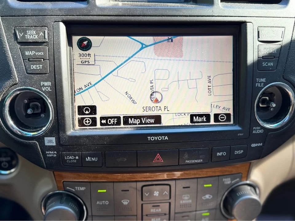 2010 Toyota Highlander - Image 9 of 10