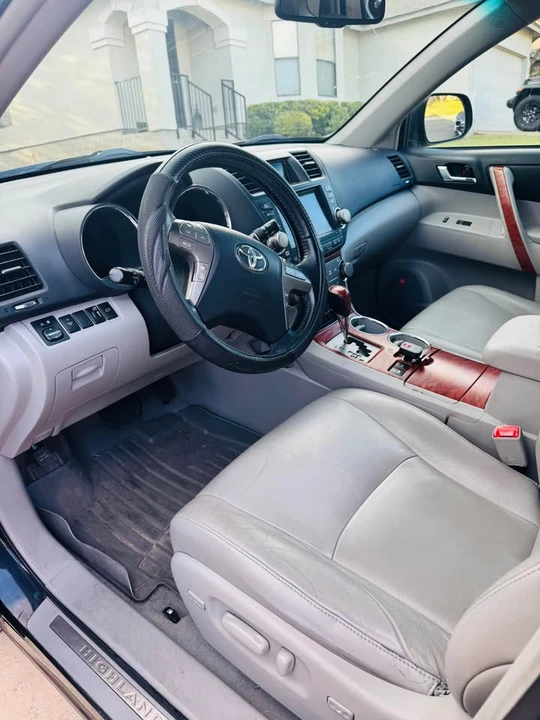 2010 Toyota Highlander - Image 5 of 6