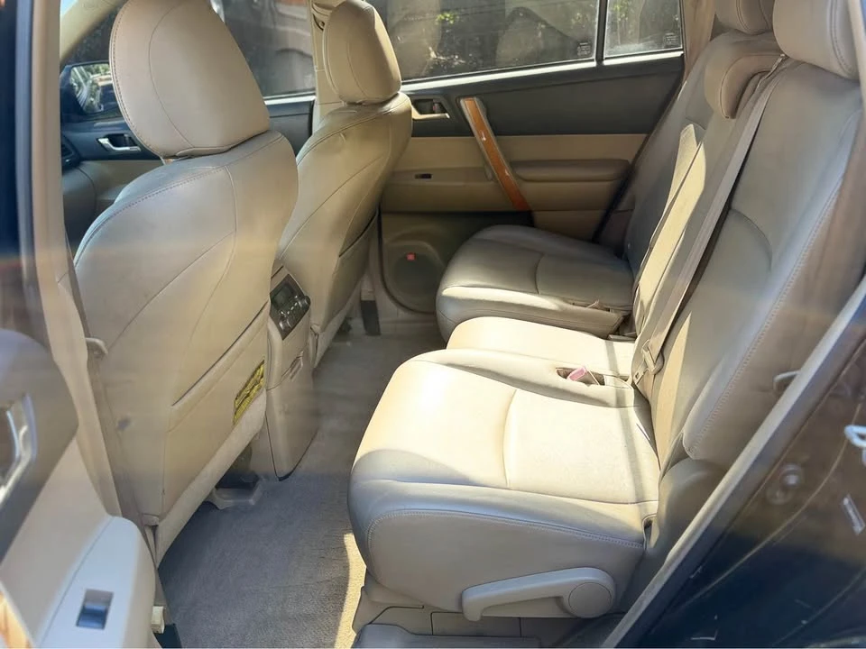 2010 Toyota Highlander - Image 6 of 10