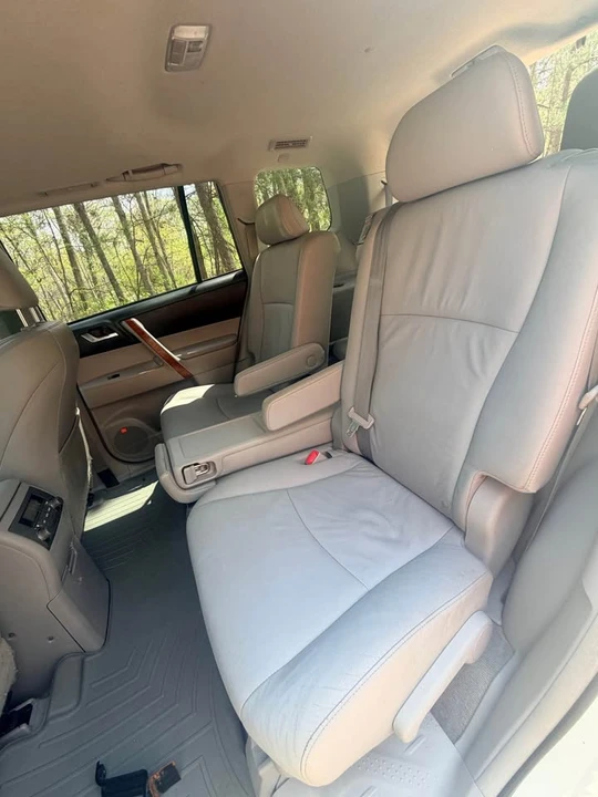2010 Toyota Highlander - Image 12 of 20