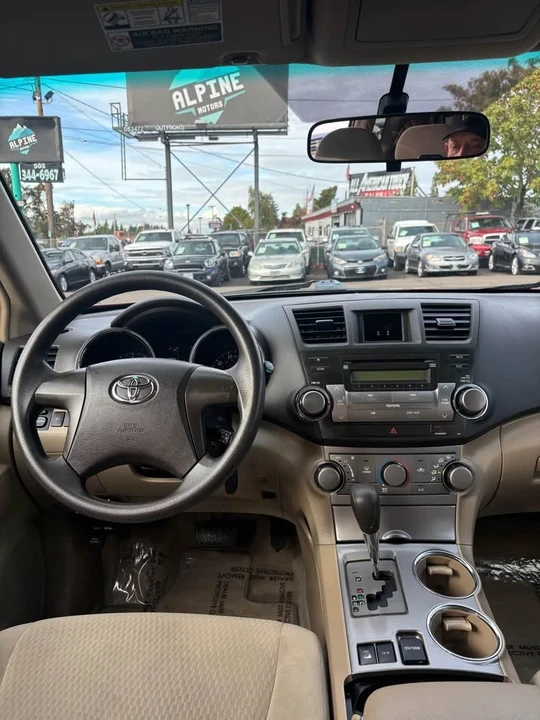 2010 Toyota Highlander - Image 12 of 13