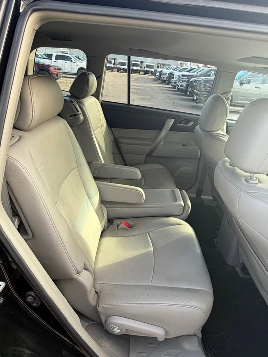 2010 Toyota Highlander - Image 5 of 10