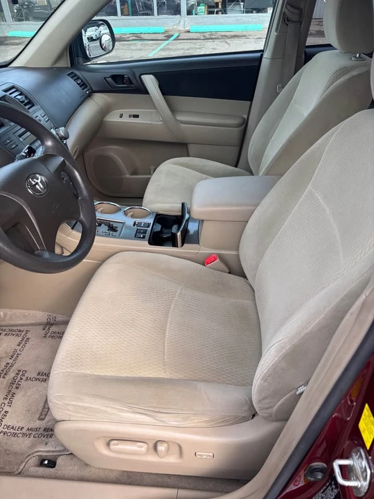 2010 Toyota Highlander - Image 12 of 13