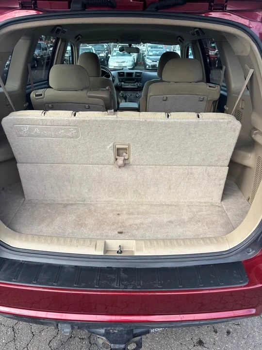 2010 Toyota Highlander - Image 9 of 13