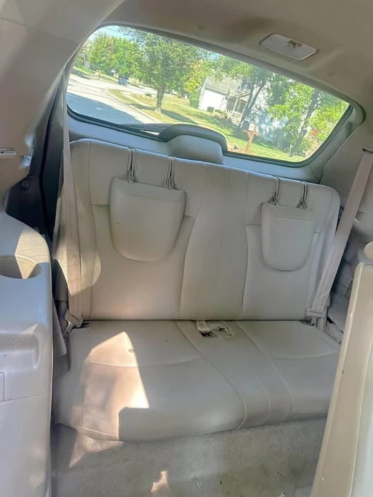 2010 Toyota Highlander - Image 10 of 17