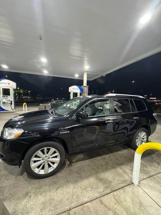 2010 Toyota Highlander - Image 2 of 9