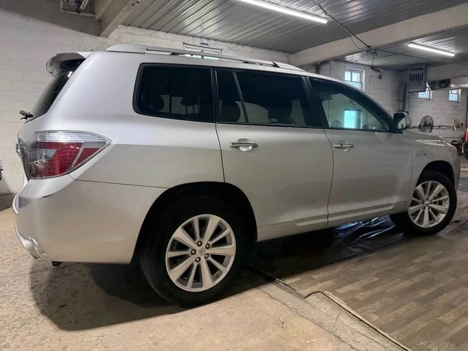 2010 Toyota Highlander - Image 3 of 18