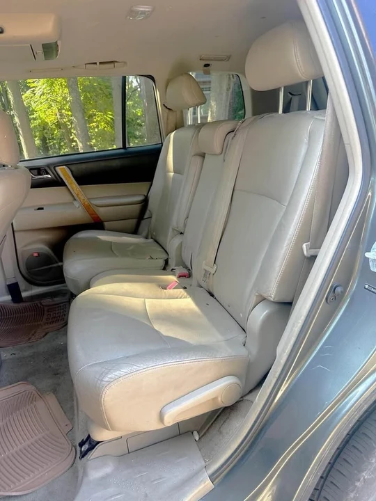 2010 Toyota Highlander - Image 9 of 20