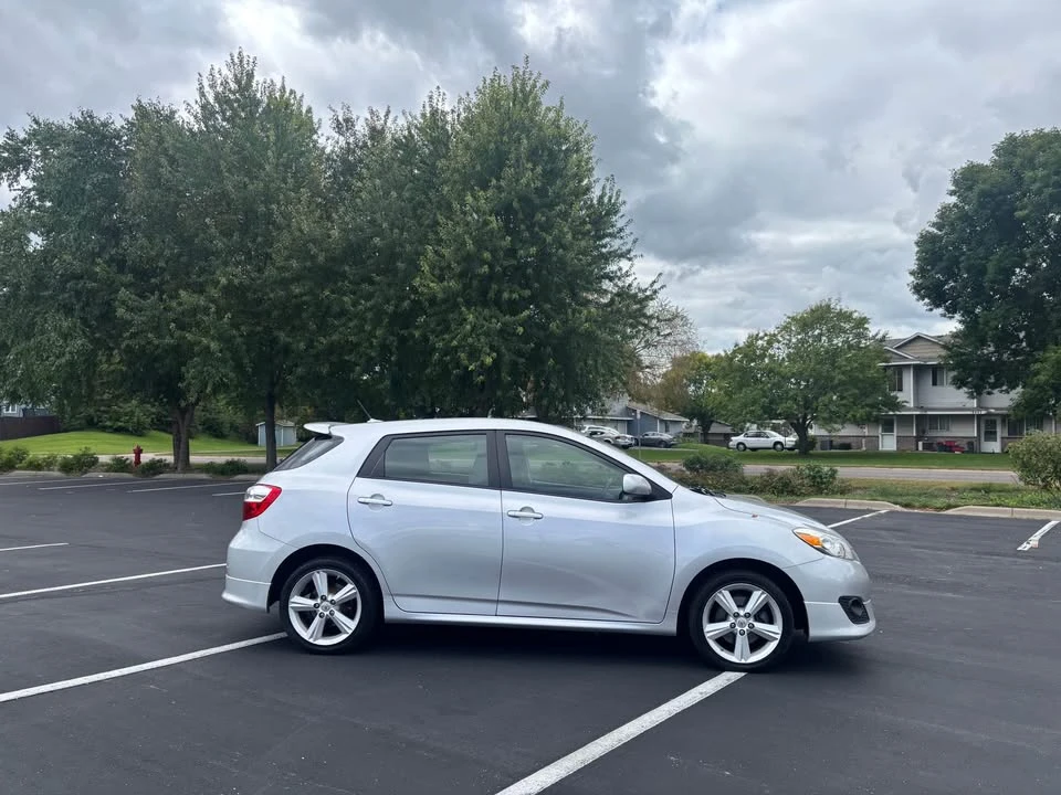 2010 Toyota Matrix 2nd Gen - Image 4 of 17