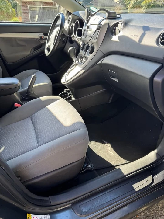 2010 Toyota Matrix 2nd Gen - Image 9 of 18