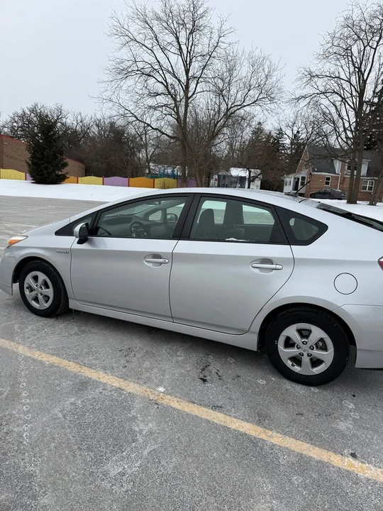 2010 Toyota Prius 3rd Gen - Image 5 of 20