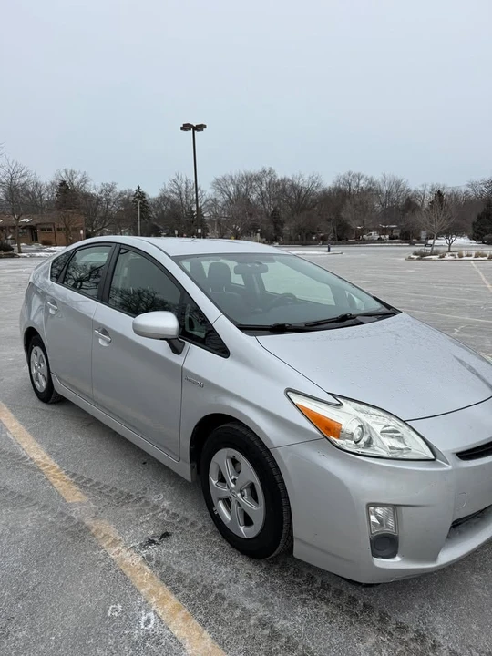 2010 Toyota Prius 3rd Gen - Image 2 of 20