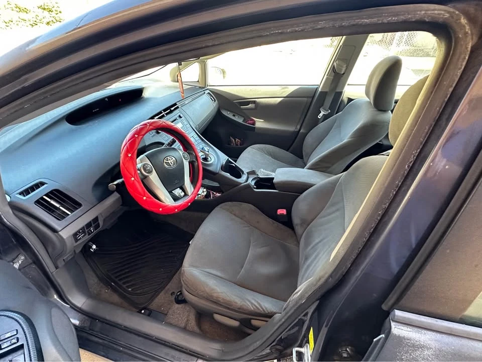 2010 Toyota Prius 3rd Gen - Image 10 of 11