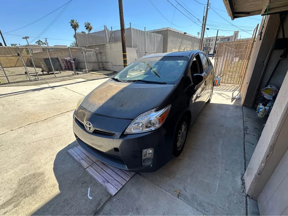 2010 Toyota Prius 3rd Gen - Image 8 of 11