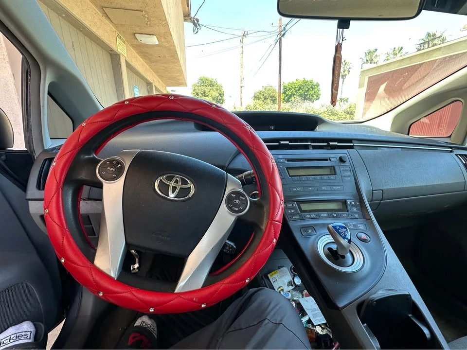2010 Toyota Prius 3rd Gen - Image 9 of 11