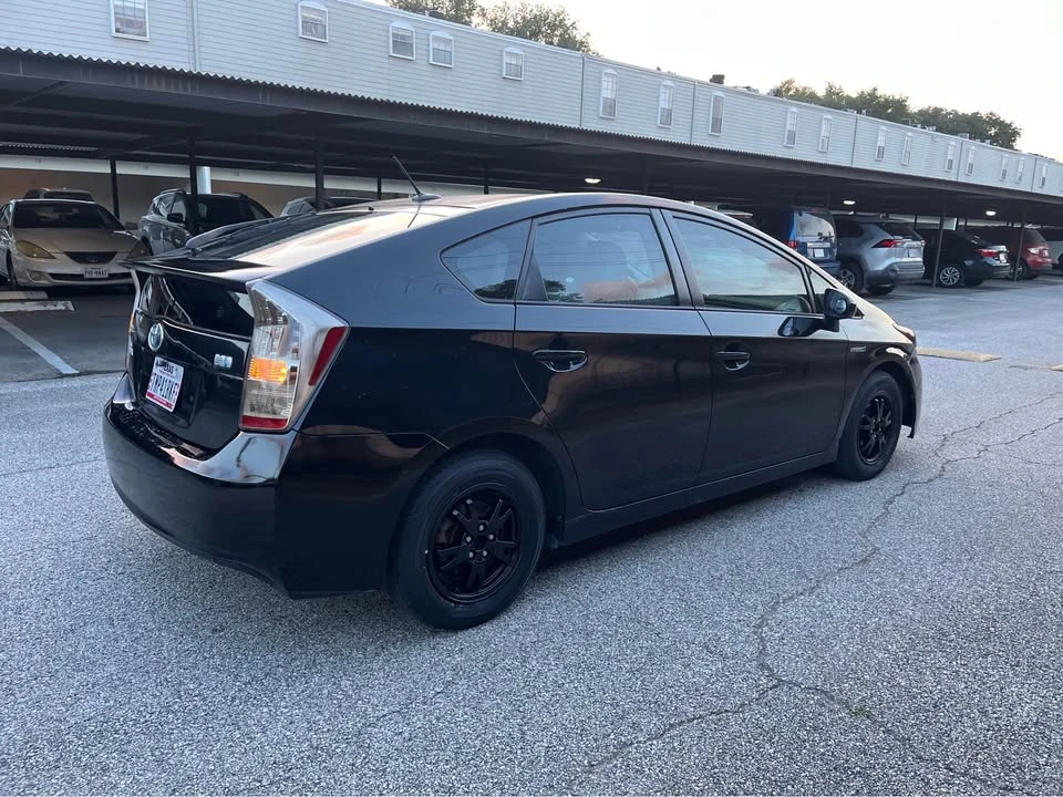 2010 Toyota Prius 3rd Gen - Image 3 of 9