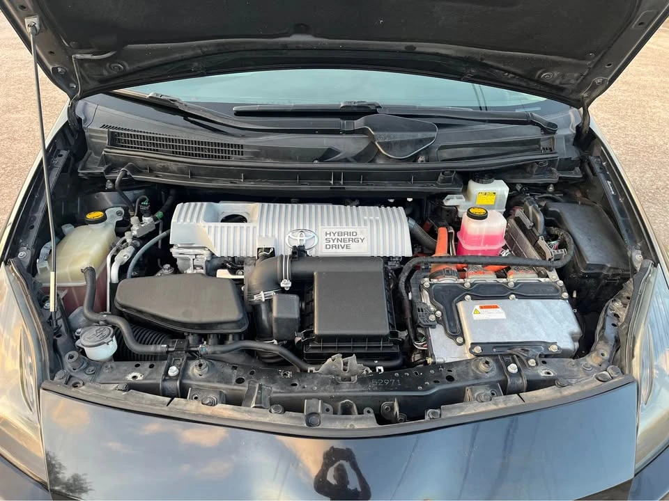 2010 Toyota Prius 3rd Gen - Image 8 of 9