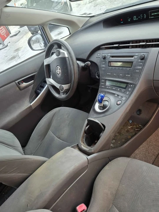 2010 Toyota Prius 3rd Gen - Image 17 of 18