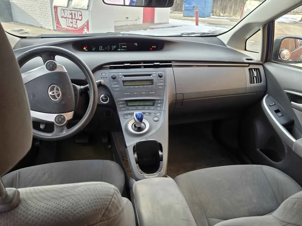 2010 Toyota Prius 3rd Gen - Image 16 of 18