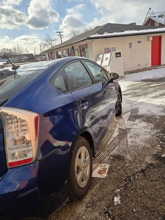 2010 Toyota Prius 3rd Gen - Image 9 of 18