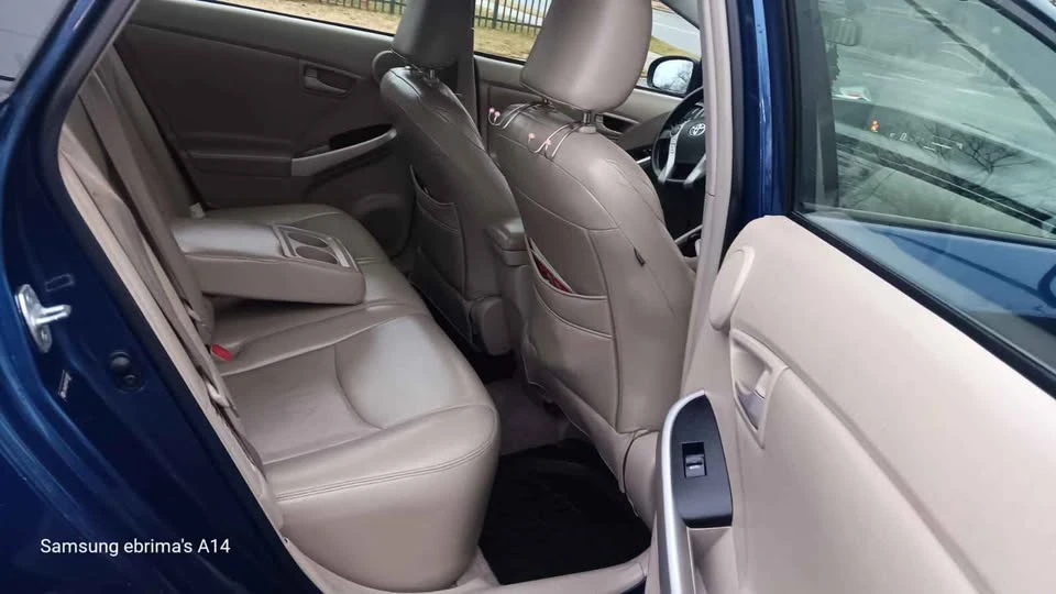 2010 Toyota Prius 3rd Gen - Image 11 of 15