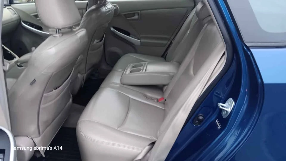 2010 Toyota Prius 3rd Gen - Image 13 of 15