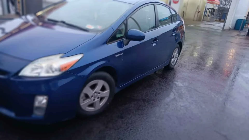 2010 Toyota Prius 3rd Gen - Image 4 of 15