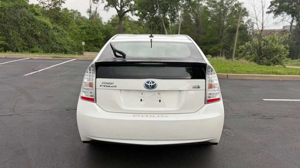 2010 Toyota Prius 3rd Gen - Image 7 of 20