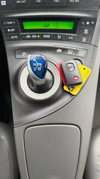 2010 Toyota Prius 3rd Gen - Image 17 of 20