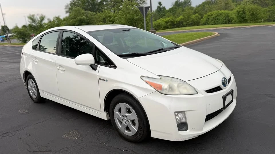 2010 Toyota Prius 3rd Gen - Image 4 of 20