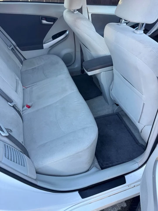 2010 Toyota Prius 2nd Gen - Image 11 of 12