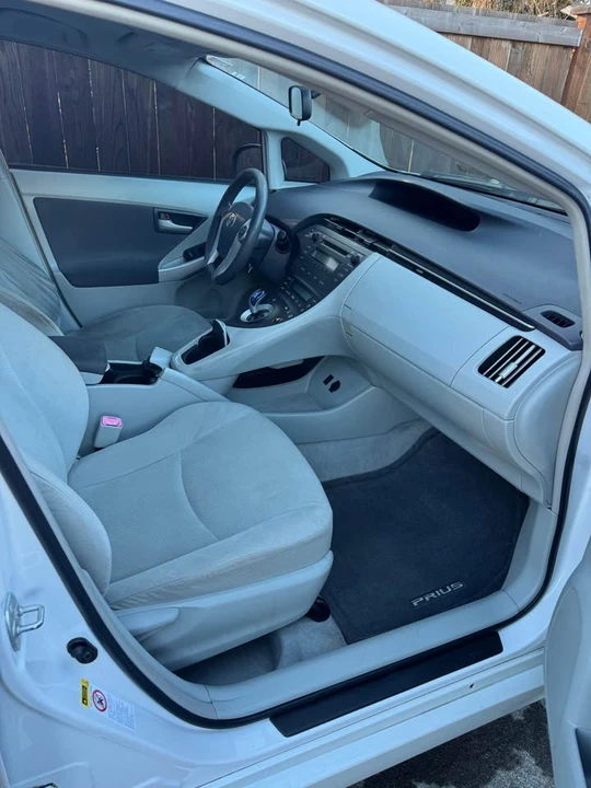 2010 Toyota Prius 2nd Gen - Image 12 of 12