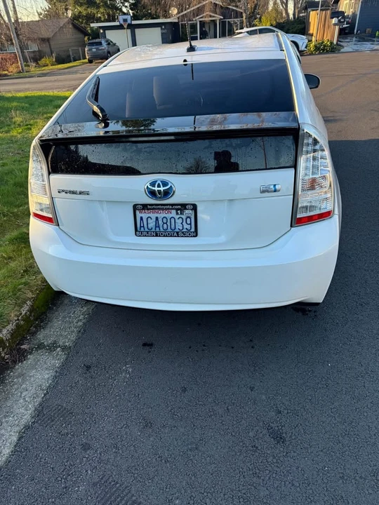 2010 Toyota Prius 2nd Gen - Image 5 of 12