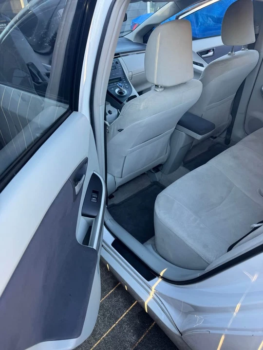 2010 Toyota Prius 2nd Gen - Image 8 of 12