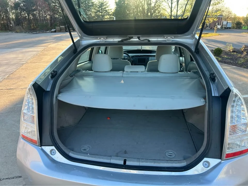 2010 Toyota Prius 3rd Gen - Image 10 of 19