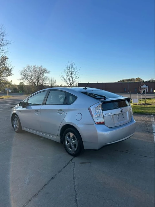 2010 Toyota Prius 3rd Gen - Image 9 of 19