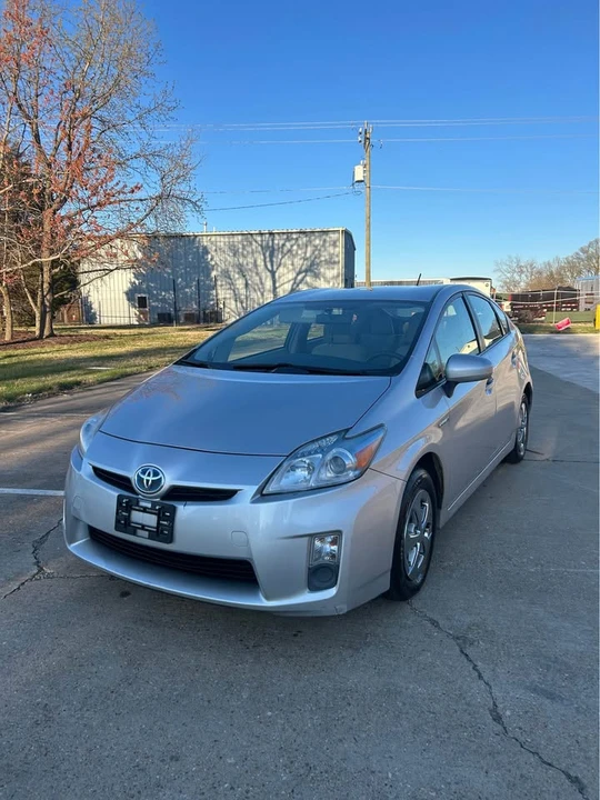 2010 Toyota Prius 3rd Gen - Image 2 of 19