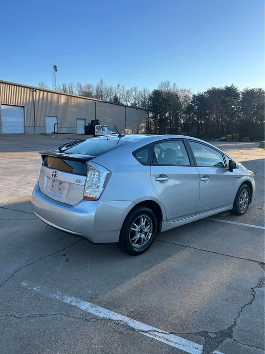 2010 Toyota Prius 3rd Gen - Image 6 of 19