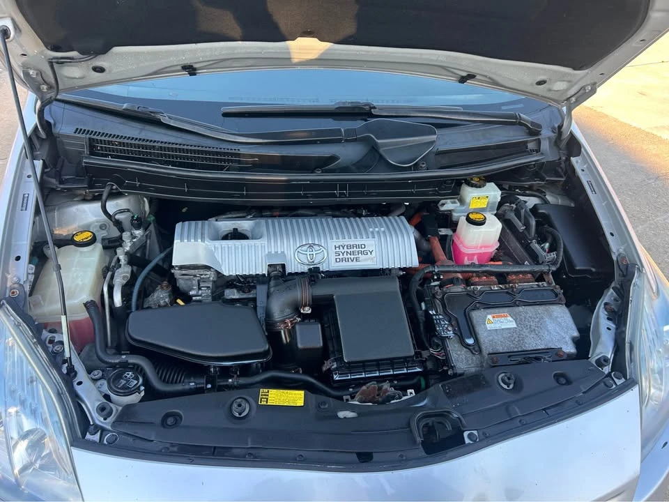 2010 Toyota Prius 3rd Gen - Image 15 of 19