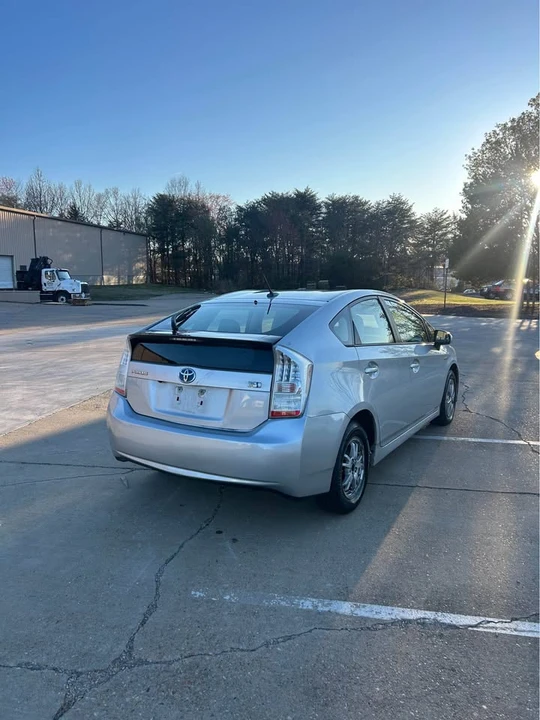 2010 Toyota Prius 3rd Gen - Image 7 of 19