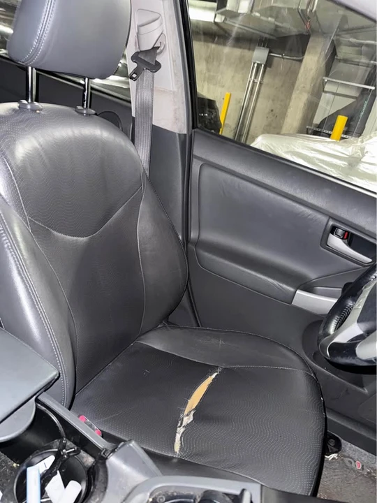 2010 Toyota Prius 3rd Gen - Image 9 of 13