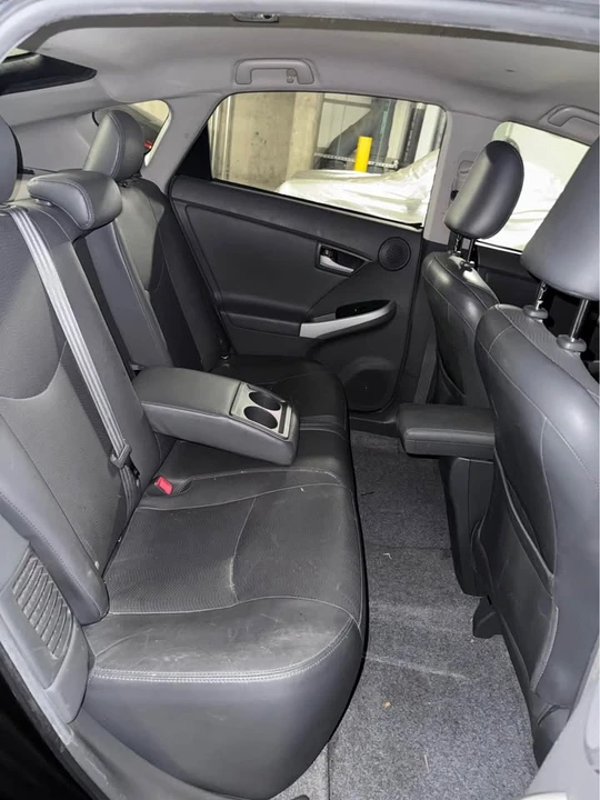2010 Toyota Prius 3rd Gen - Image 11 of 13
