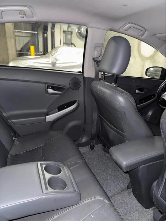 2010 Toyota Prius 3rd Gen - Image 8 of 13