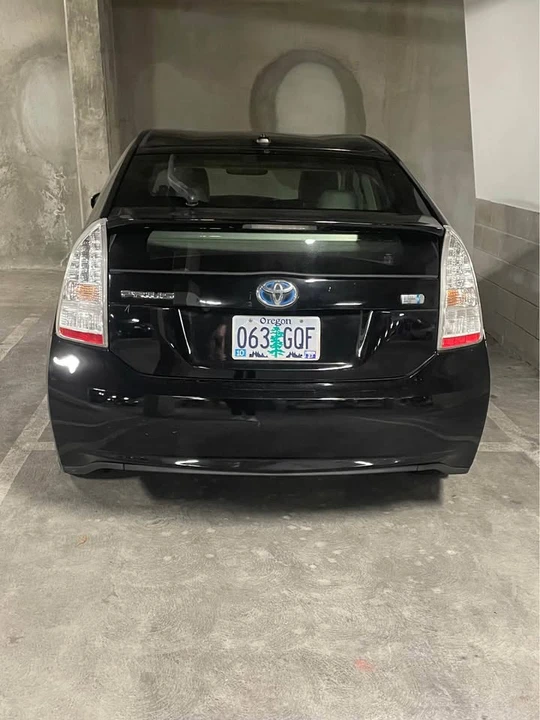 2010 Toyota Prius 3rd Gen - Image 2 of 13